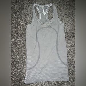 Lululemon workout tank